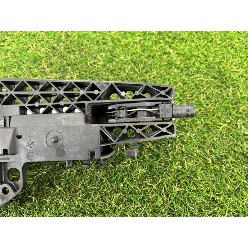 Ручка двері зовнішня (кузов і елементи) AUDI Q5 8R 2012 3.2 CALB 8T0837205AGRU