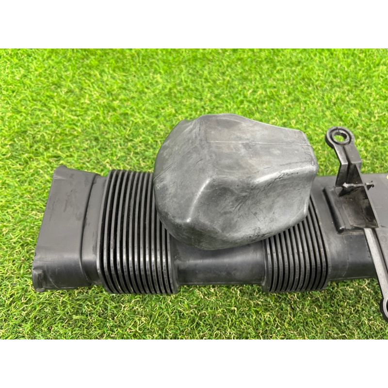 Патрубок воздушного фильтра (впускная система) BMW X5 E70 2008 4.8 N62/TU 13717548900