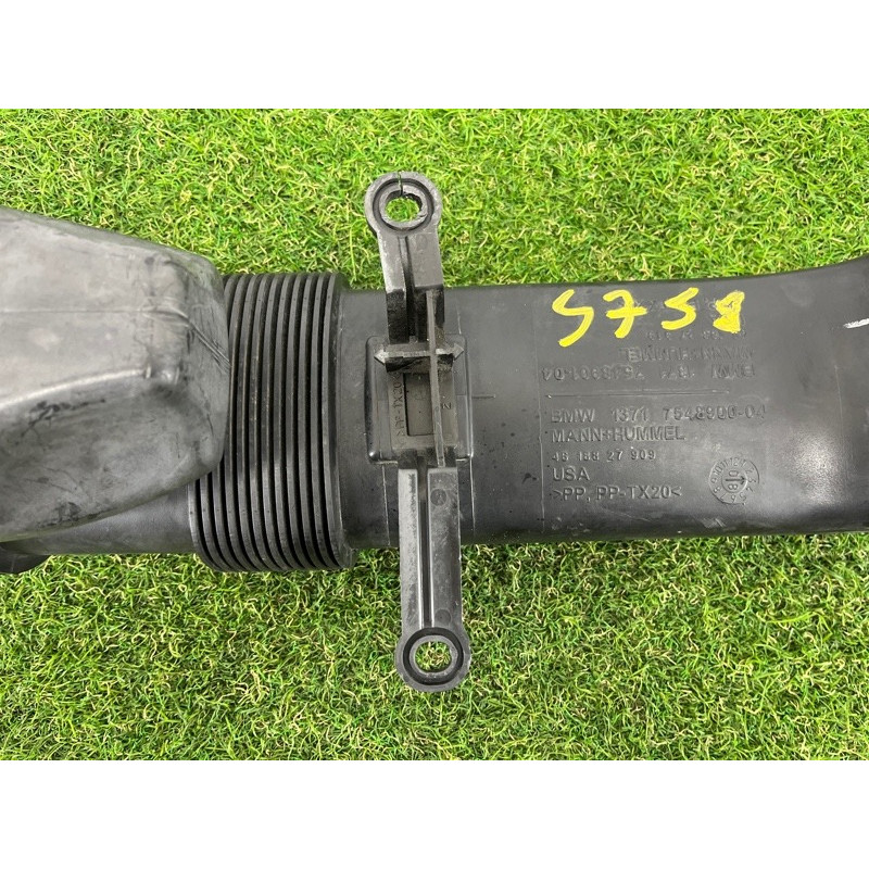 Патрубок воздушного фильтра (впускная система) BMW X5 E70 2008 4.8 N62/TU 13717548900