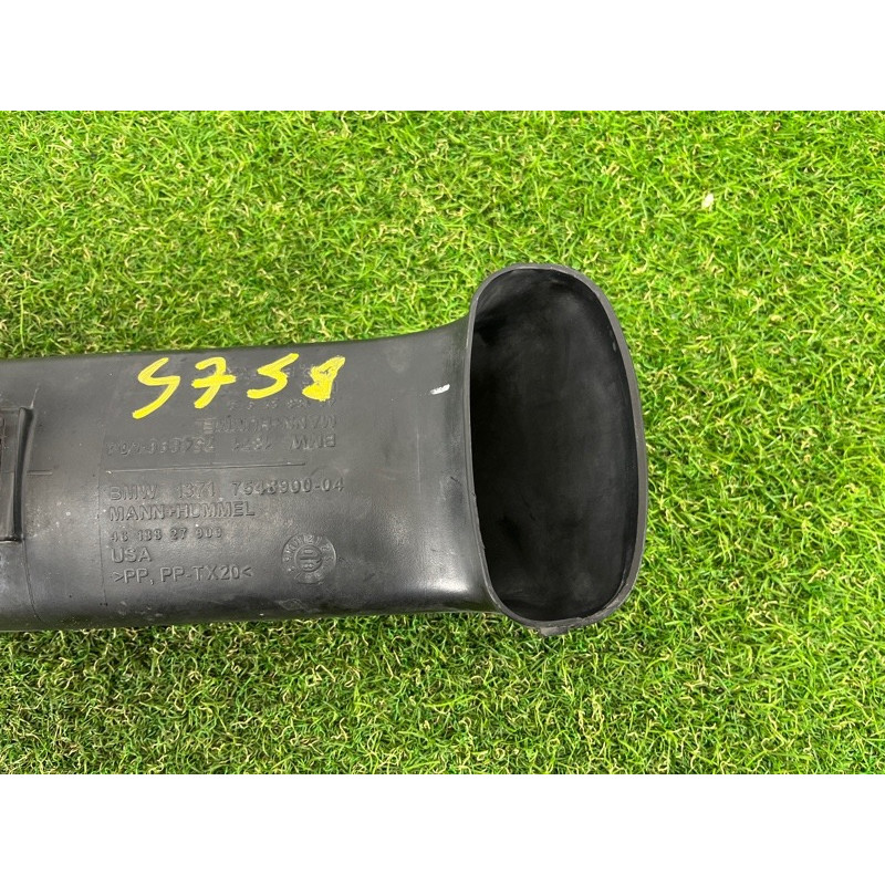 Патрубок воздушного фильтра (впускная система) BMW X5 E70 2008 4.8 N62/TU 13717548900