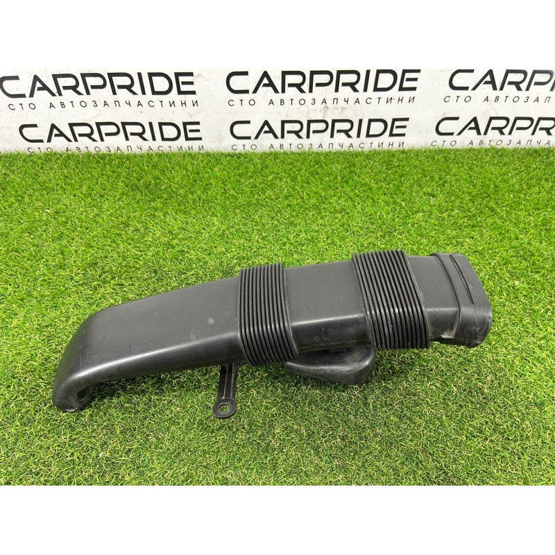 Патрубок воздушного фильтра (впускная система) BMW X5 E70 2008 4.8 N62/TU 13717548900