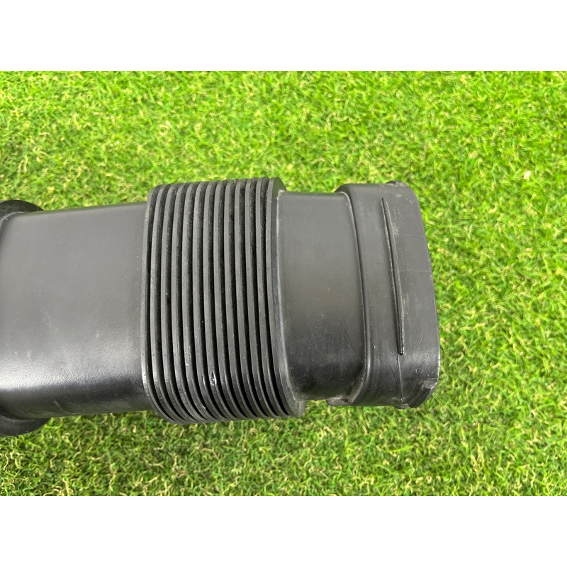 Патрубок воздушного фильтра (впускная система) BMW X5 E70 2008 4.8 N62/TU 13717548900