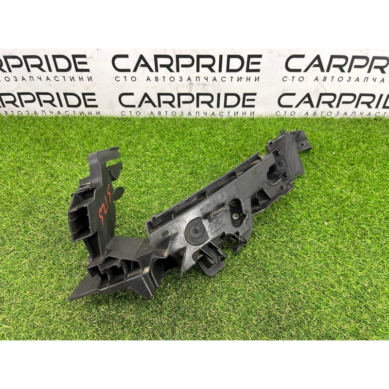 Кронштейн фары (кузов и элементы) AUDI Q5 8R 2012 3.2 CALB 8R0805607B