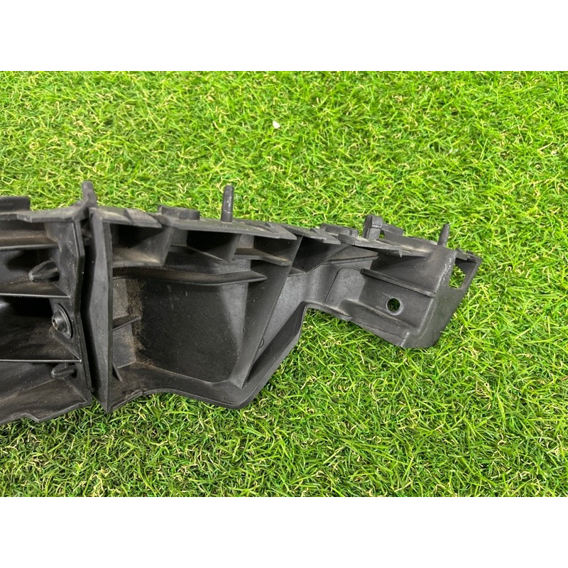 Кронштейн фары (кузов и элементы) AUDI Q5 8R 2012 3.2 CALB 8R0805607B