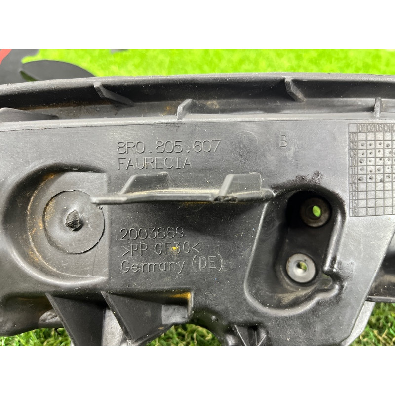 Кронштейн фары (кузов и элементы) AUDI Q5 8R 2012 3.2 CALB 8R0805607B