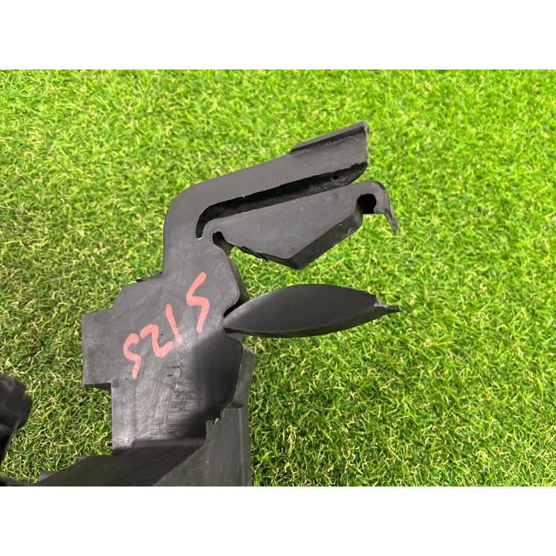 Кронштейн фары (кузов и элементы) AUDI Q5 8R 2012 3.2 CALB 8R0805607B