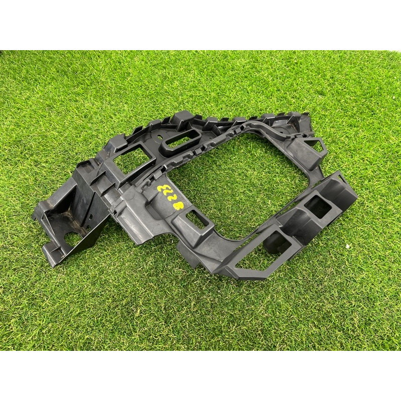 Крепление бампера (кузов и элементы) Volkswagen Touareg NF 2012 3.6 7P6807376B