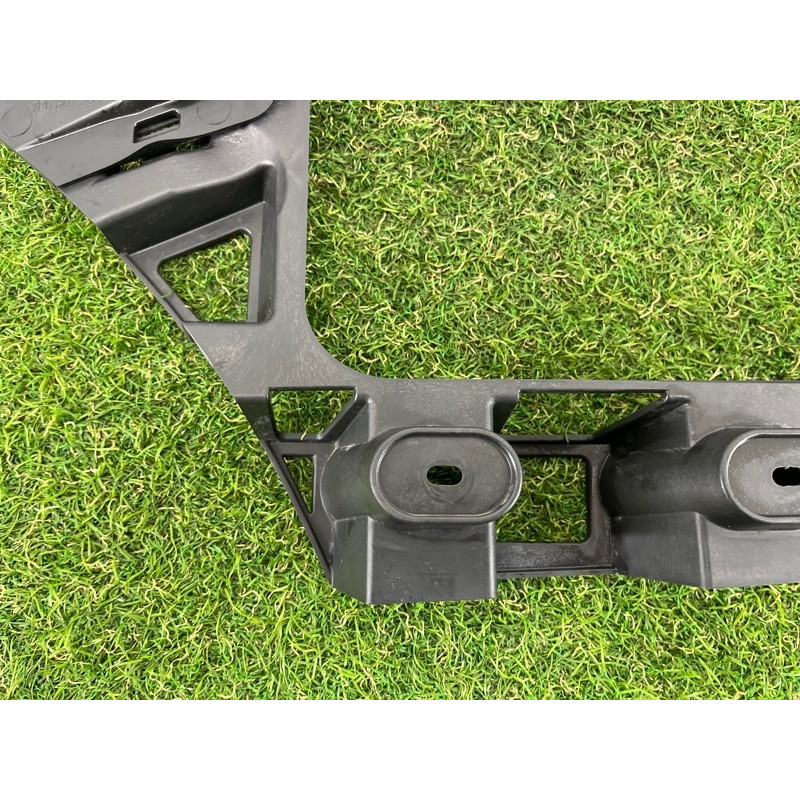 Крепление бампера (кузов и элементы) Volkswagen Touareg NF 2012 3.6 7P6807376B