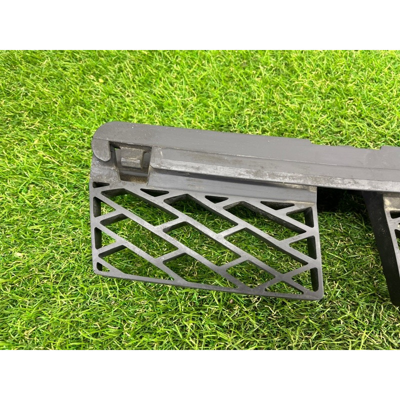 Кріплення бампера (кузов і елементи) Volkswagen Touareg NF 2012 3.6 7P6807863