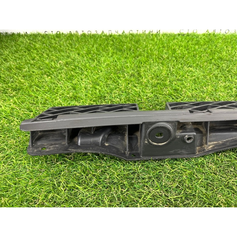 Кріплення бампера (кузов і елементи) Volkswagen Touareg NF 2012 3.6 7P6807863