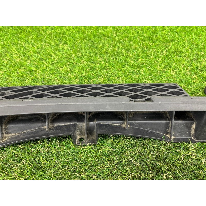 Кріплення бампера (кузов і елементи) Volkswagen Touareg NF 2012 3.6 7P6807863