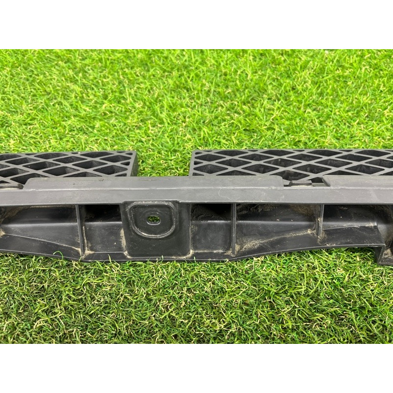 Кріплення бампера (кузов і елементи) Volkswagen Touareg NF 2012 3.6 7P6807863