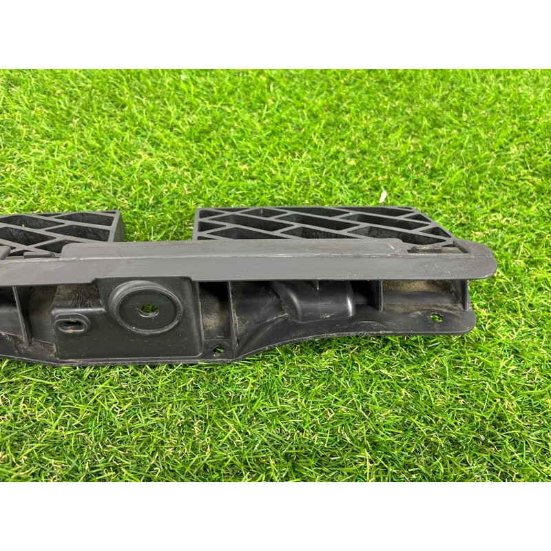 Кріплення бампера (кузов і елементи) Volkswagen Touareg NF 2012 3.6 7P6807863