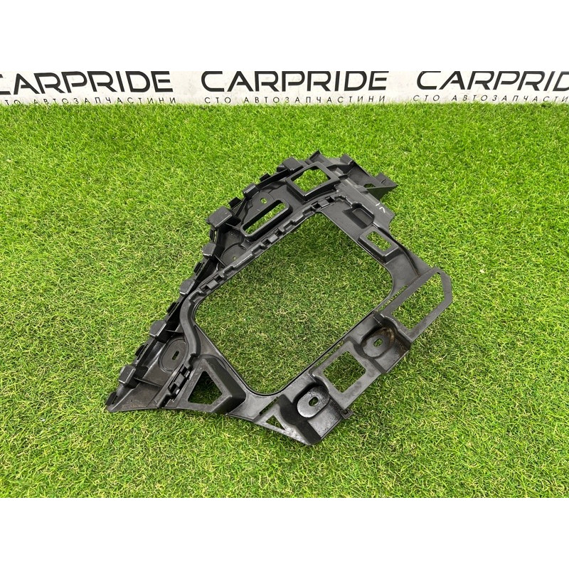Кріплення бампера (кузов і елементи) Volkswagen Touareg II NF 2013 3.0 7P6807375B