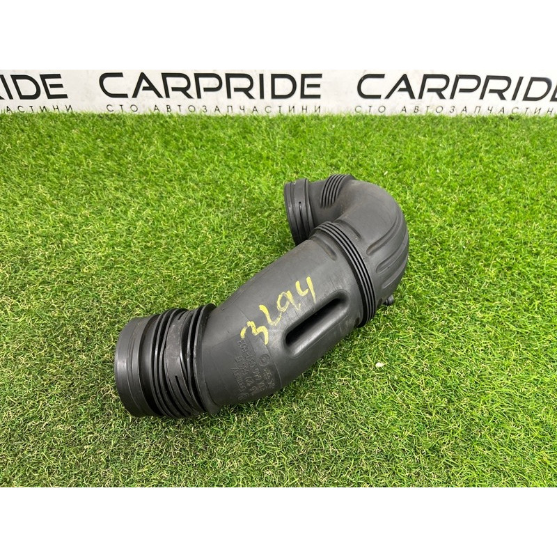 Патрубок повітряного фільтра (подача палива) AUDI Q7 4L 2007 3.6 7L0129684B