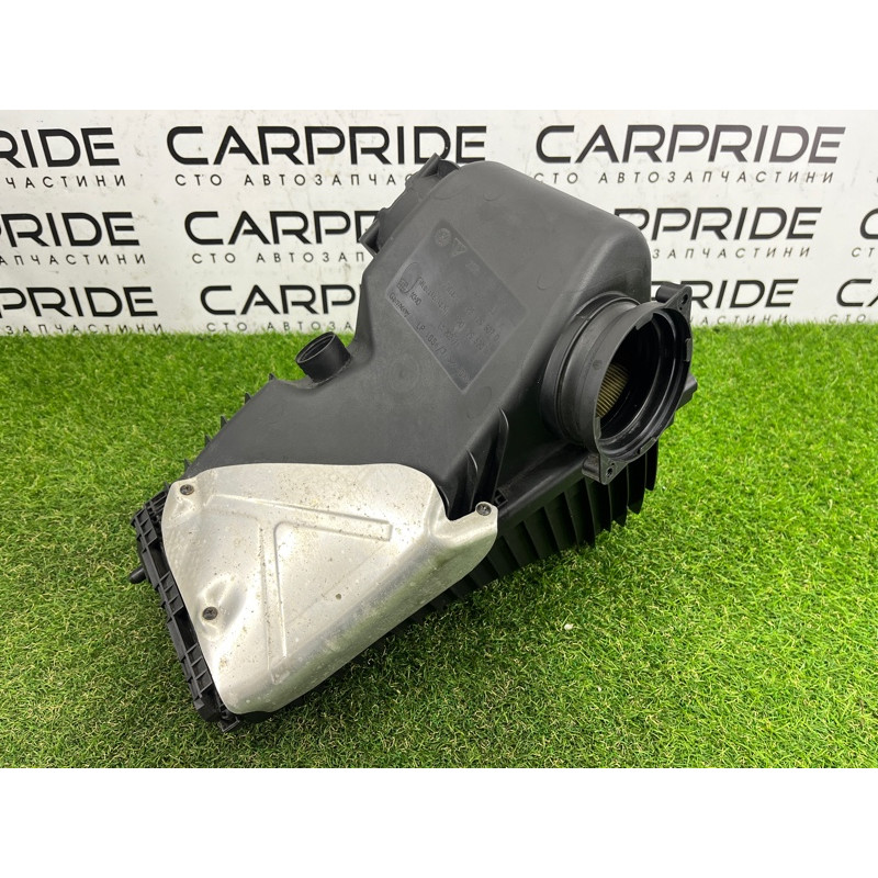 Корпус воздушного фильтра (впускная система) Volkswagen Touareg NF 2012 3.6 7P6129607Q