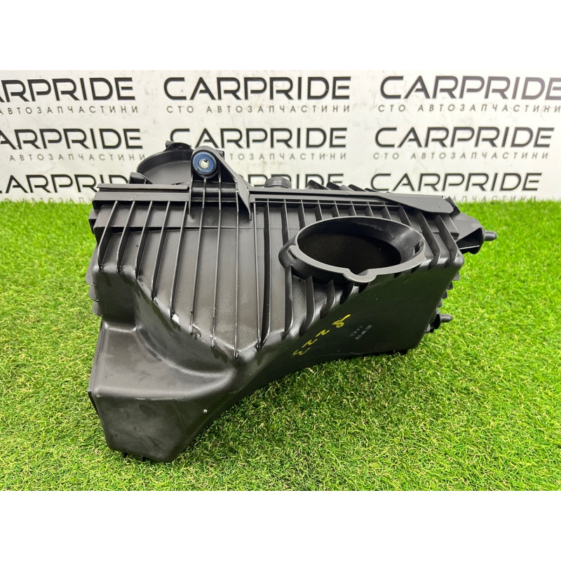 Корпус воздушного фильтра (впускная система) Volkswagen Touareg NF 2012 3.6 7P6129607Q