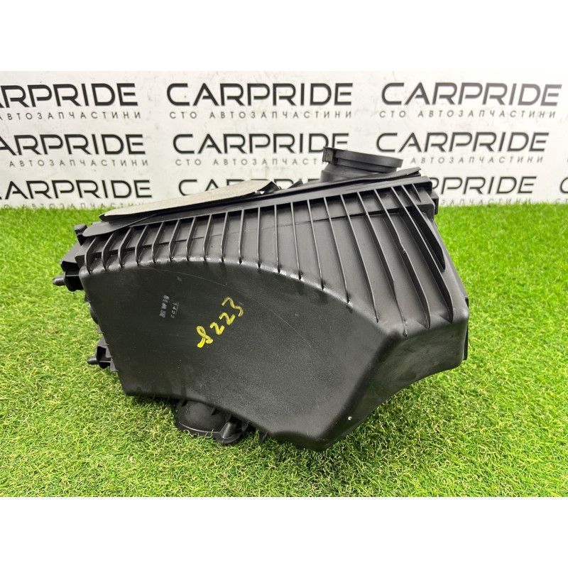 Корпус воздушного фильтра (впускная система) Volkswagen Touareg NF 2012 3.6 7P6129607Q