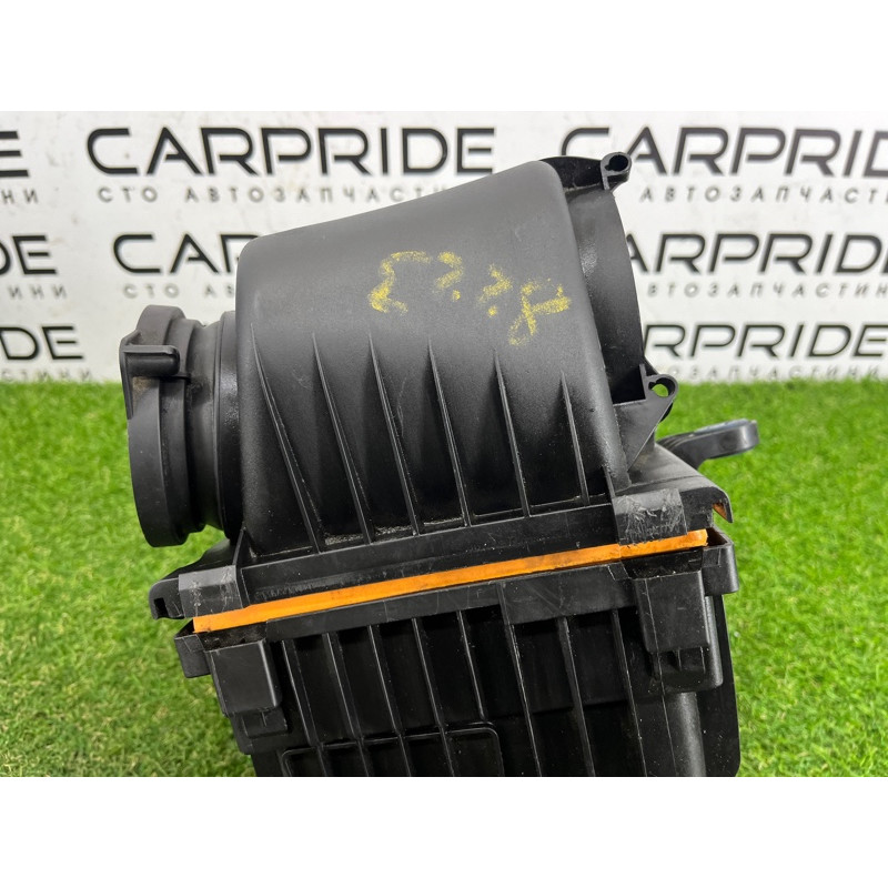 Корпус воздушного фильтра (впускная система) Volkswagen Touareg NF 2012 3.6 7P6129607Q