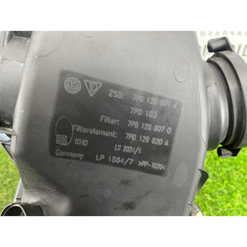 Корпус воздушного фильтра (впускная система) Volkswagen Touareg NF 2012 3.6 7P6129607Q