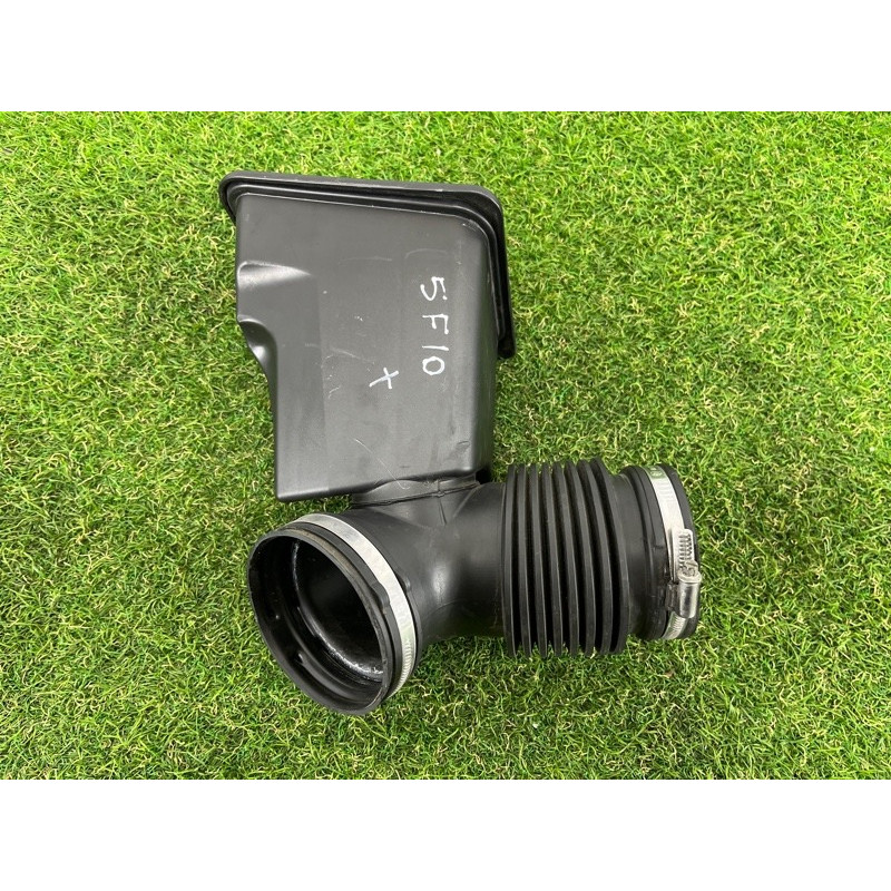 Резонатор воздушный (впускная система) BMW 5-series F10 2011 3.0 13717590595