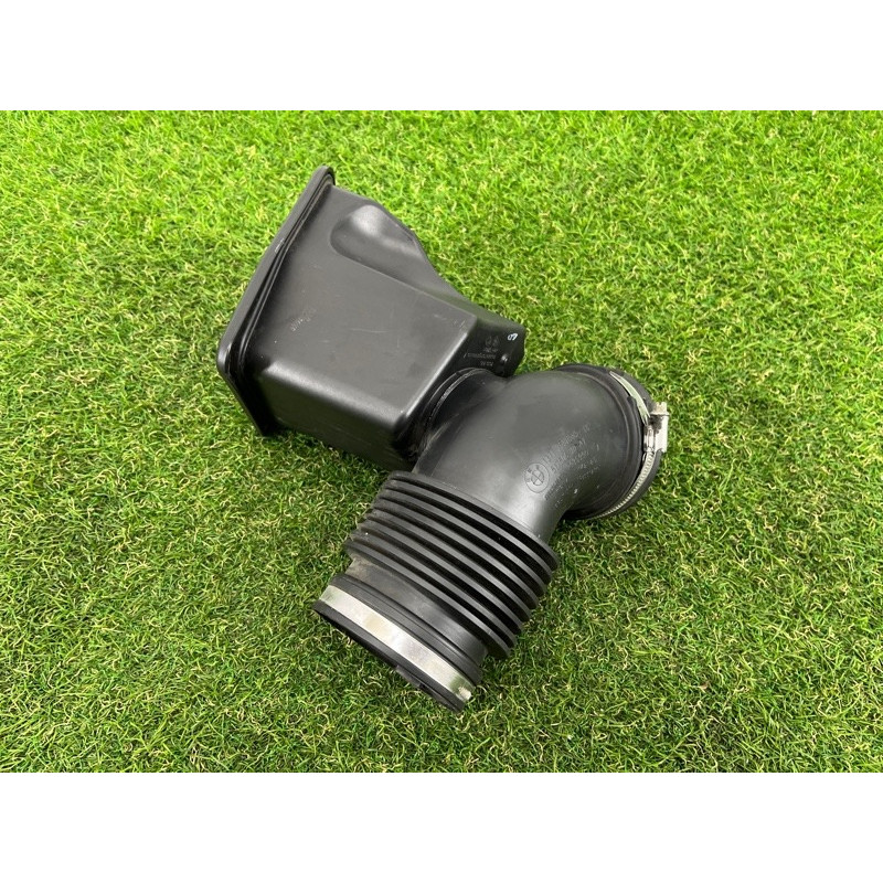 Резонатор воздушный (впускная система) BMW 5-series F10 2011 3.0 13717590595