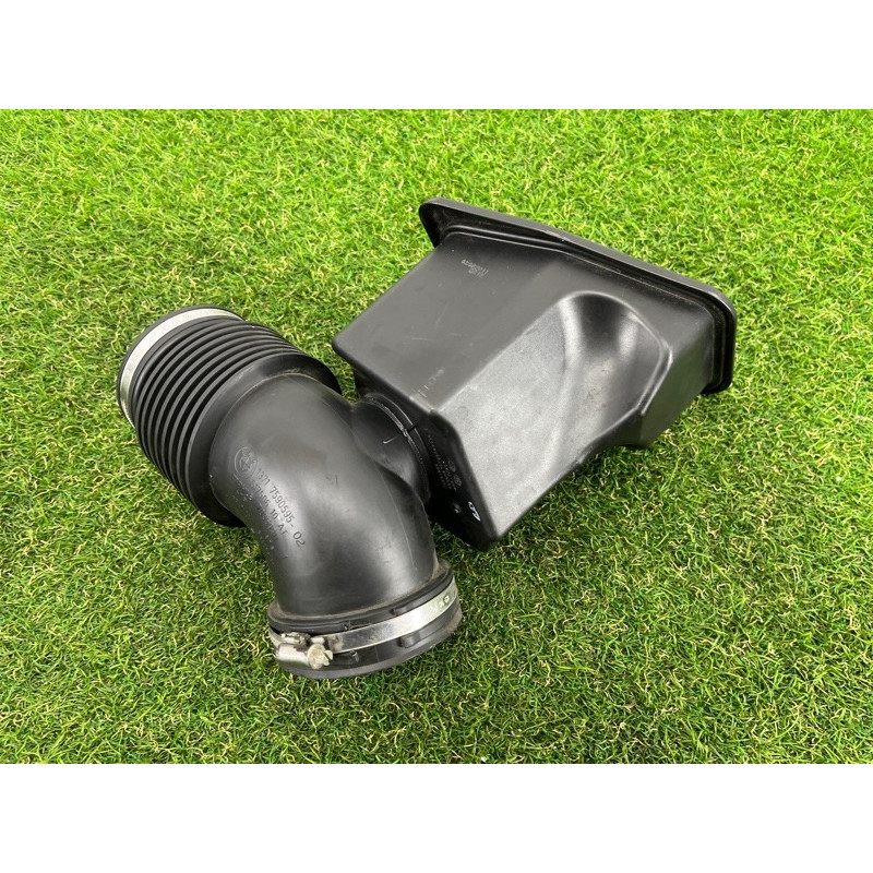 Резонатор воздушный (впускная система) BMW 5-series F10 2011 3.0 13717590595