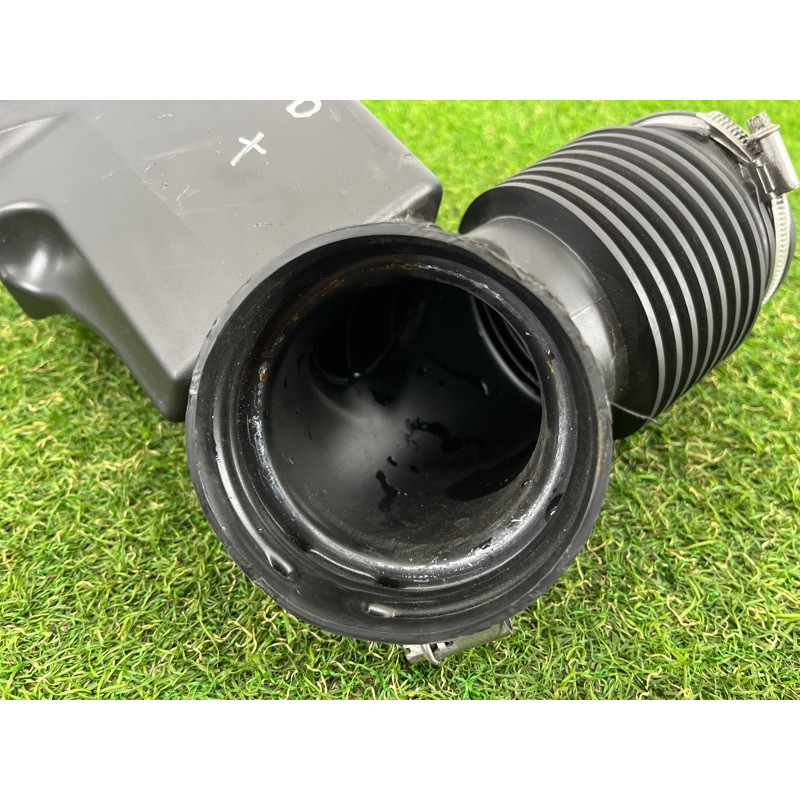 Резонатор воздушный (впускная система) BMW 5-series F10 2011 3.0 13717590595