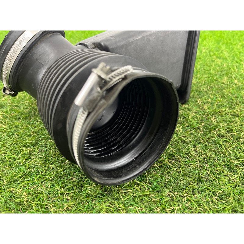 Резонатор воздушный (впускная система) BMW 5-series F10 2011 3.0 13717590595