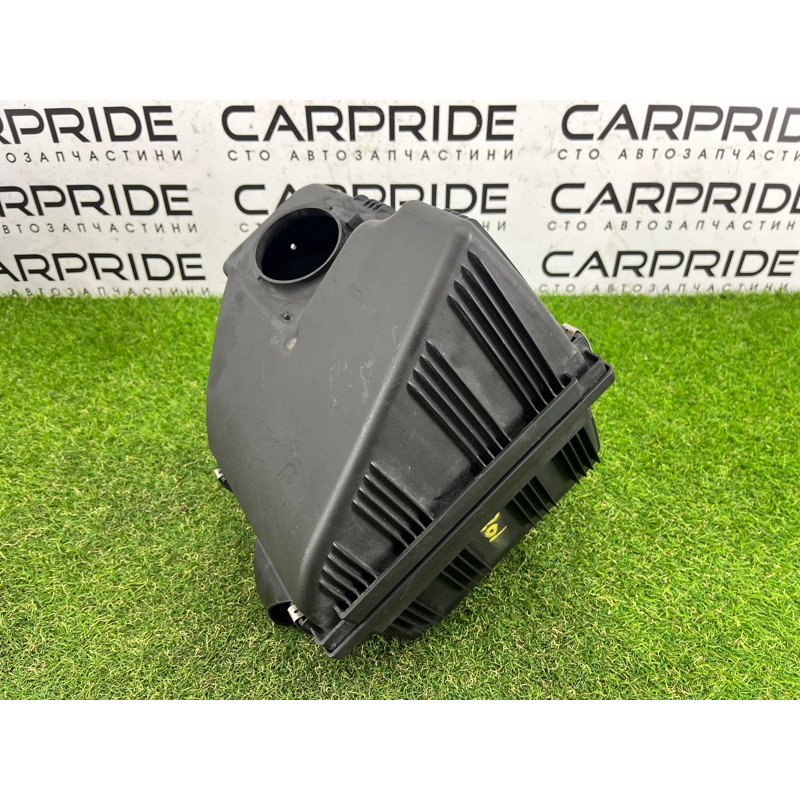 Корпус воздушного фильтра (впускная система) BMW X3 F25 2012 3.0 13717601871