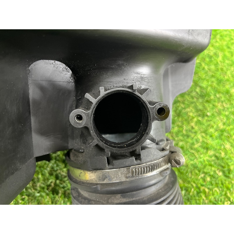 Корпус воздушного фильтра (впускная система) BMW X3 F25 2012 3.0 13717601871