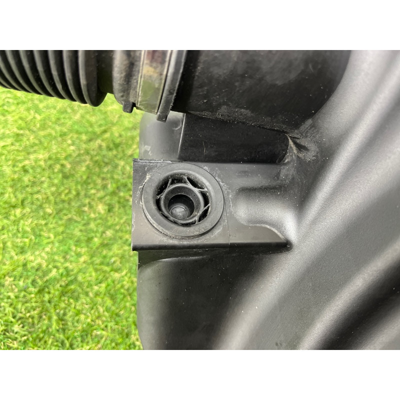 Корпус воздушного фильтра (впускная система) BMW X3 F25 2012 3.0 13717601871