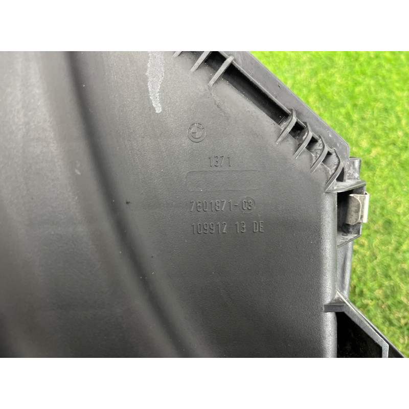 Корпус воздушного фильтра (впускная система) BMW X3 F25 2012 3.0 13717601871