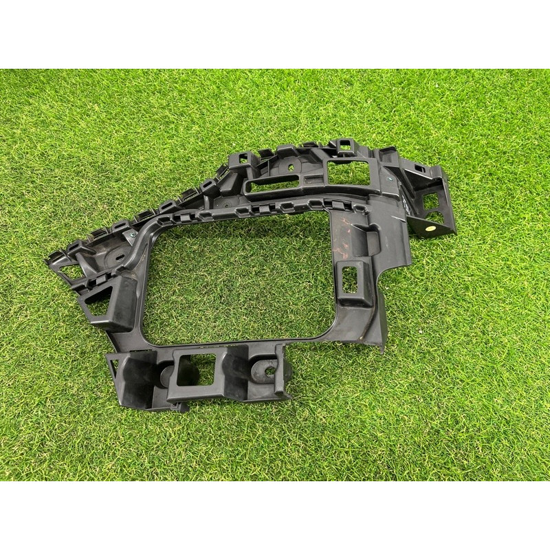 Крепление бампера (кузов и элементы) Volkswagen Touareg FL 2015 3.6 7P6807375C