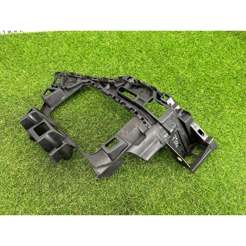 Крепление бампера (кузов и элементы) Volkswagen Touareg FL 2015 3.6 7P6807375C