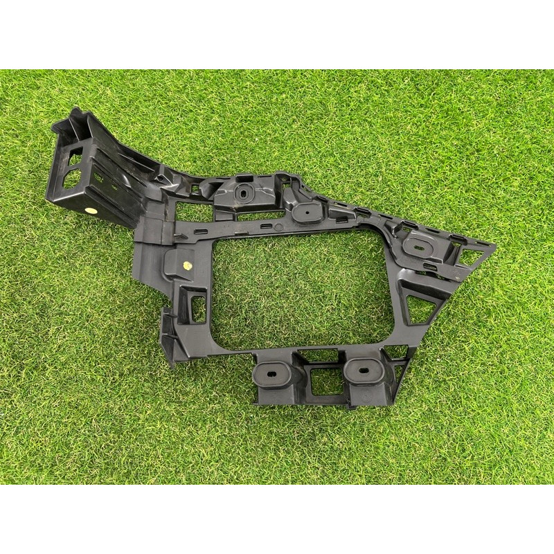 Крепление бампера (кузов и элементы) Volkswagen Touareg FL 2015 3.6 7P6807375C