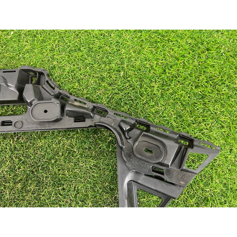 Крепление бампера (кузов и элементы) Volkswagen Touareg FL 2015 3.6 7P6807375C