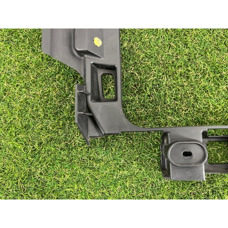 Крепление бампера (кузов и элементы) Volkswagen Touareg FL 2015 3.6 7P6807375C