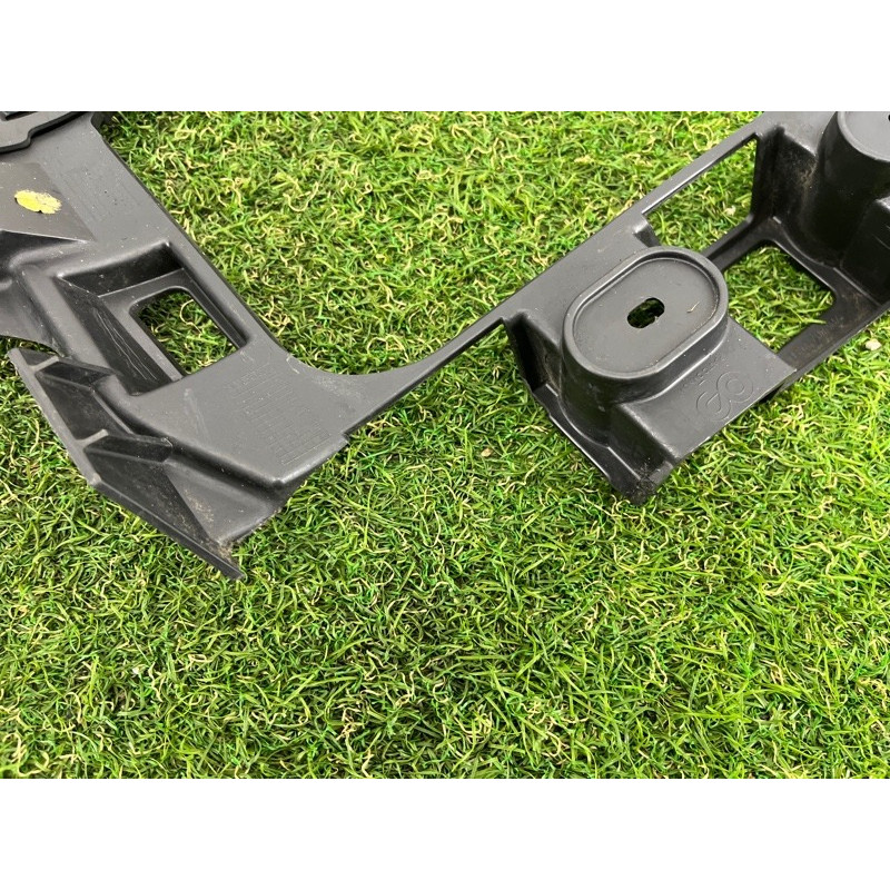 Крепление бампера (кузов и элементы) Volkswagen Touareg FL 2015 3.6 7P6807375C