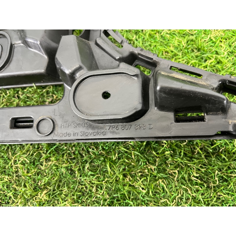 Крепление бампера (кузов и элементы) Volkswagen Touareg FL 2015 3.6 7P6807375C