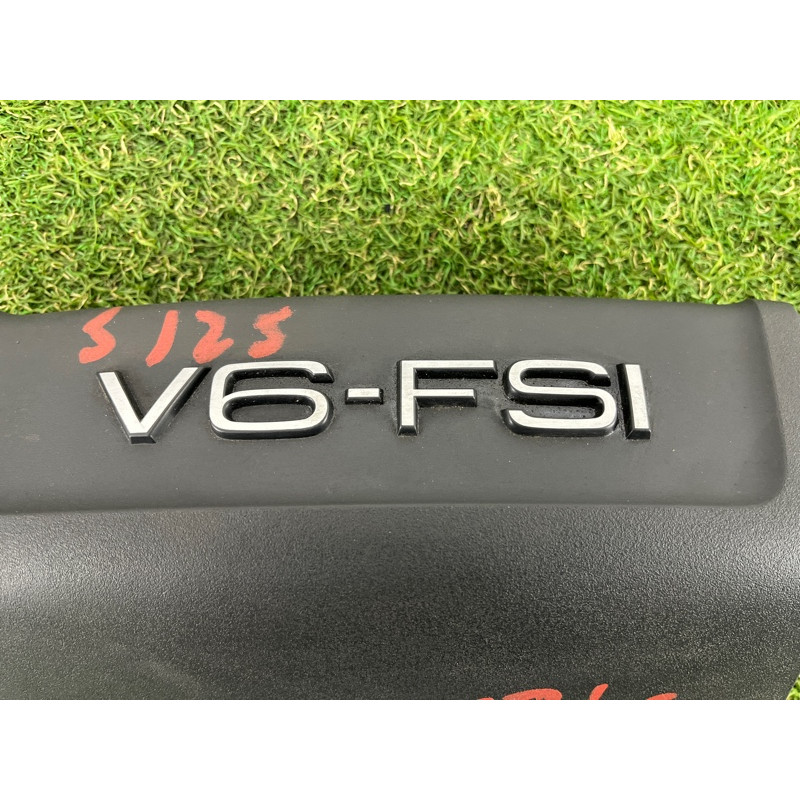 Декоративная крышка двигателя (двигатель и элементы) AUDI Q5 8R 2012 3.2 CALB 06E103925F