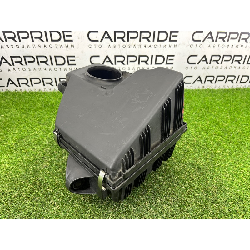 Корпус воздушного фильтра (впускная система) BMW X3 F25 2012 3.0 13717601871