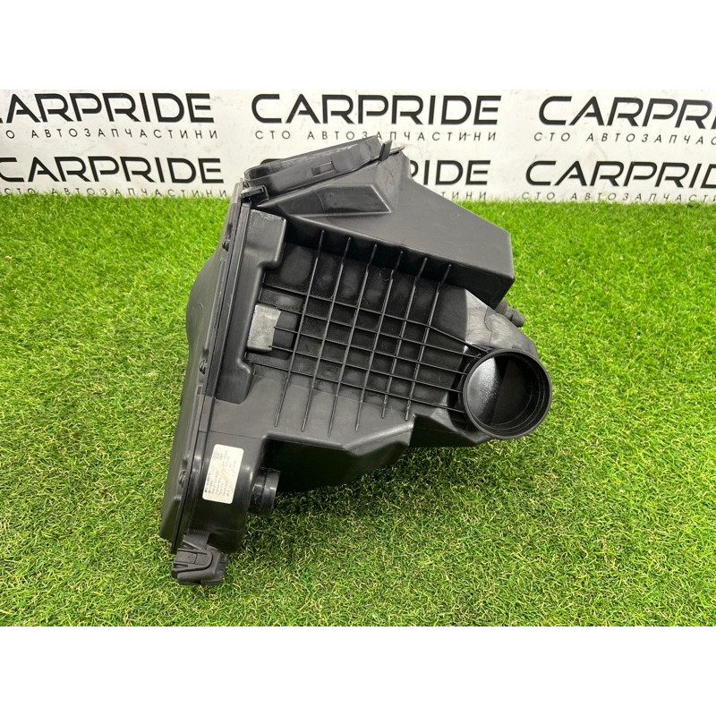 Корпус воздушного фильтра (впускная система) AUDI Q5 8R 2012 3.2 CALB 8K0133837E