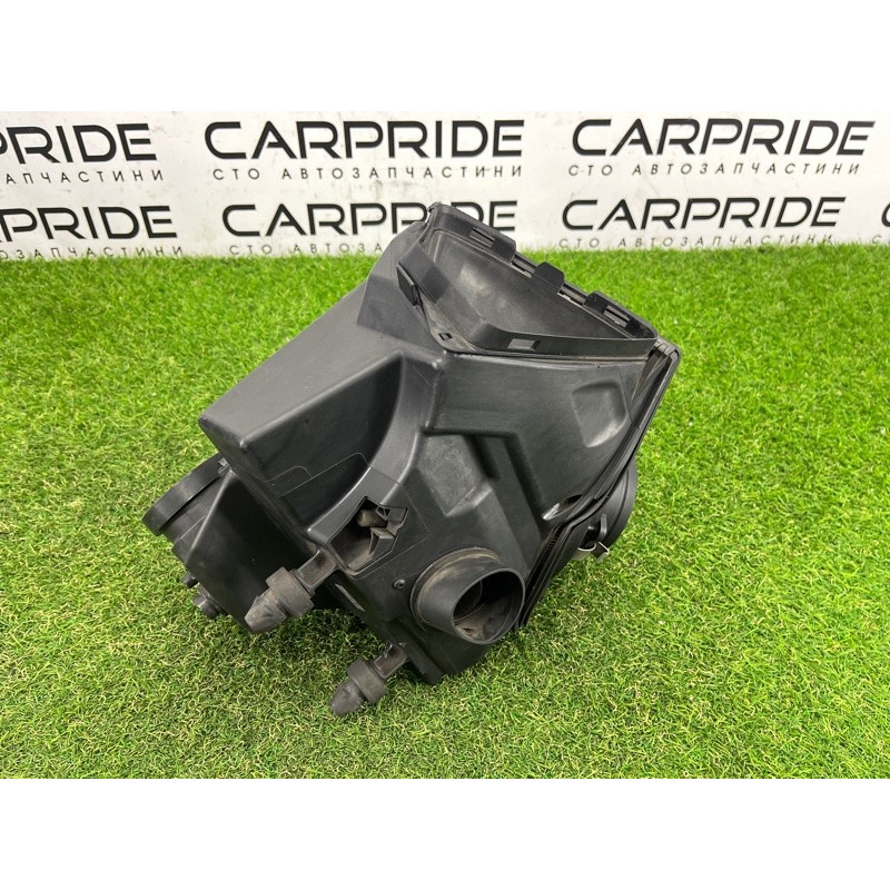 Корпус воздушного фильтра (впускная система) AUDI Q5 8R 2012 3.2 CALB 8K0133837E