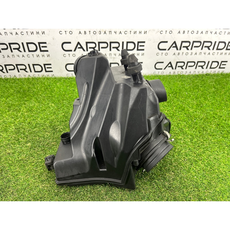 Корпус воздушного фильтра (впускная система) AUDI Q5 8R 2012 3.2 CALB 8K0133837E