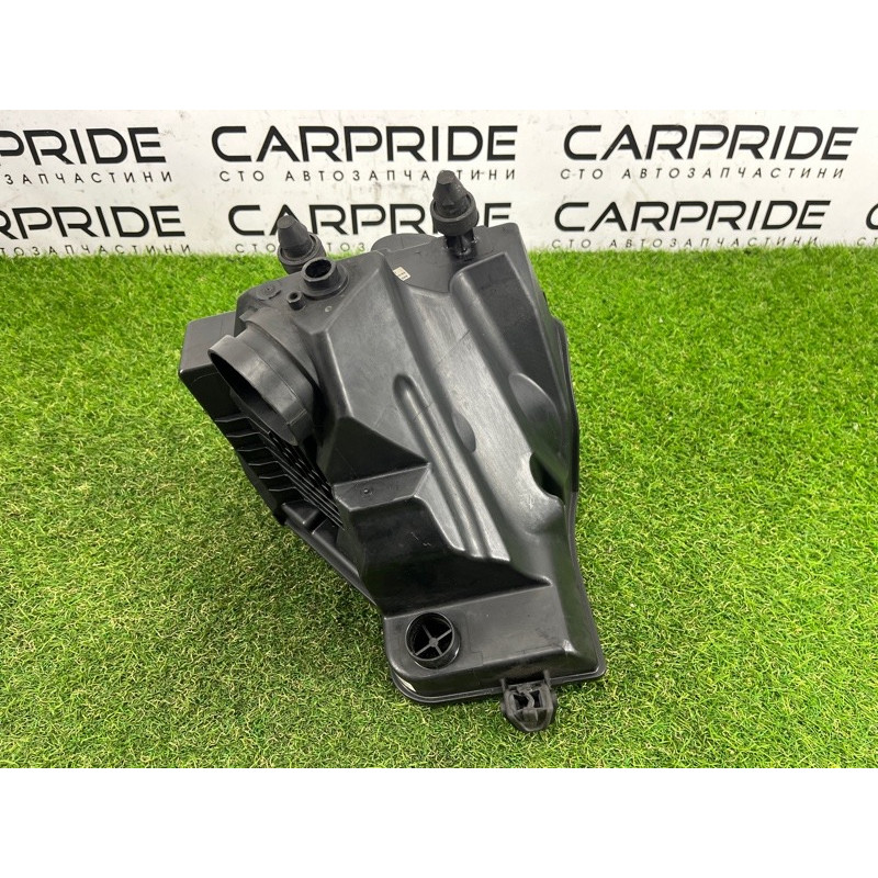 Корпус воздушного фильтра (впускная система) AUDI Q5 8R 2012 3.2 CALB 8K0133837E