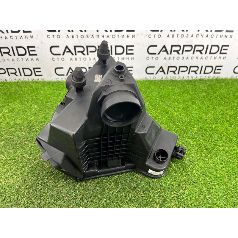 Корпус воздушного фильтра (впускная система) AUDI Q5 8R 2012 3.2 CALB 8K0133837E