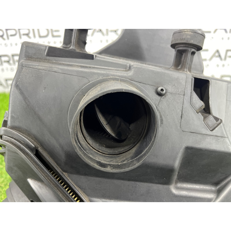 Корпус воздушного фильтра (впускная система) AUDI Q5 8R 2012 3.2 CALB 8K0133837E