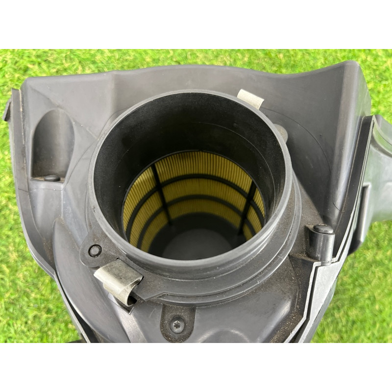 Корпус воздушного фильтра (впускная система) AUDI Q5 8R 2012 3.2 CALB 8K0133837E