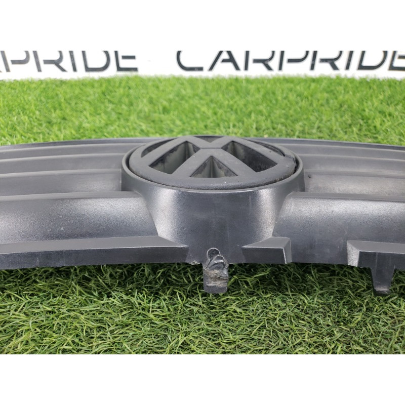 Решетка радиатора (наружные элементы кузова) Volkswagen Passat B5 2000 2.5